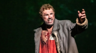Peter J&ouml;back tar Les Mis&eacute;rables till Sverige