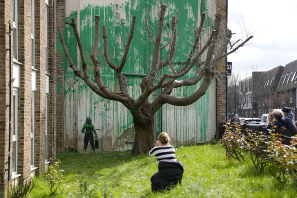 Banksy-verk vid beskuret tr&auml;d